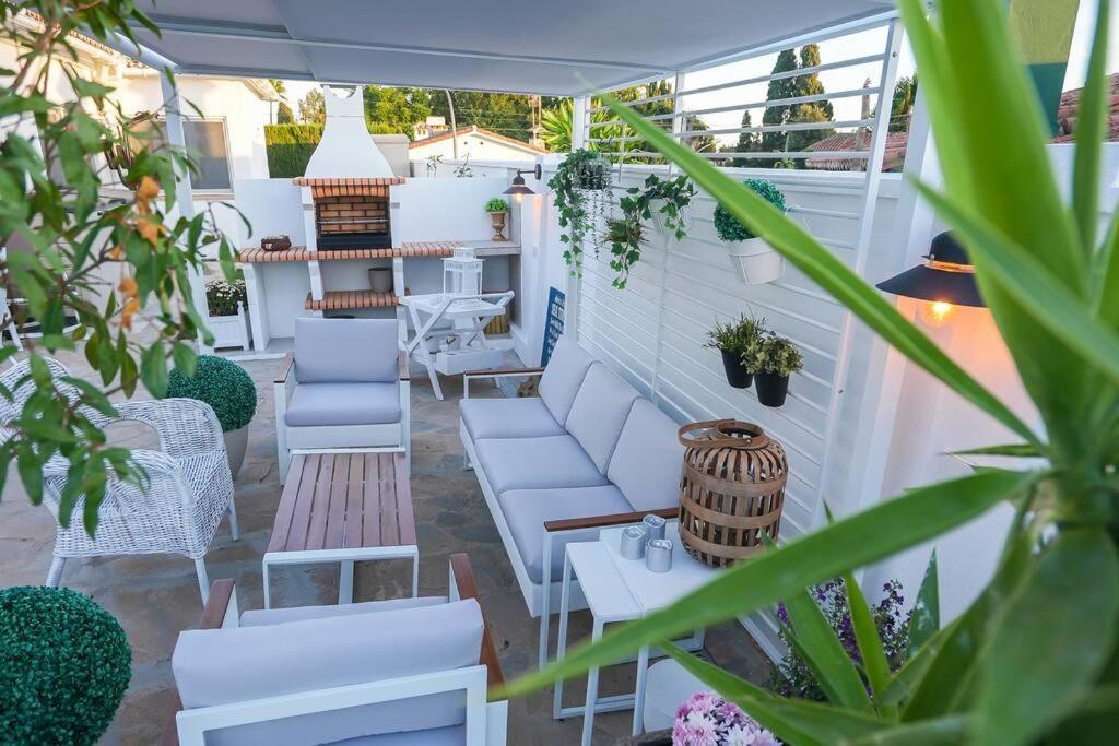 Villa Casacara Marbella Beachside Costabella -Spain Exteriör bild