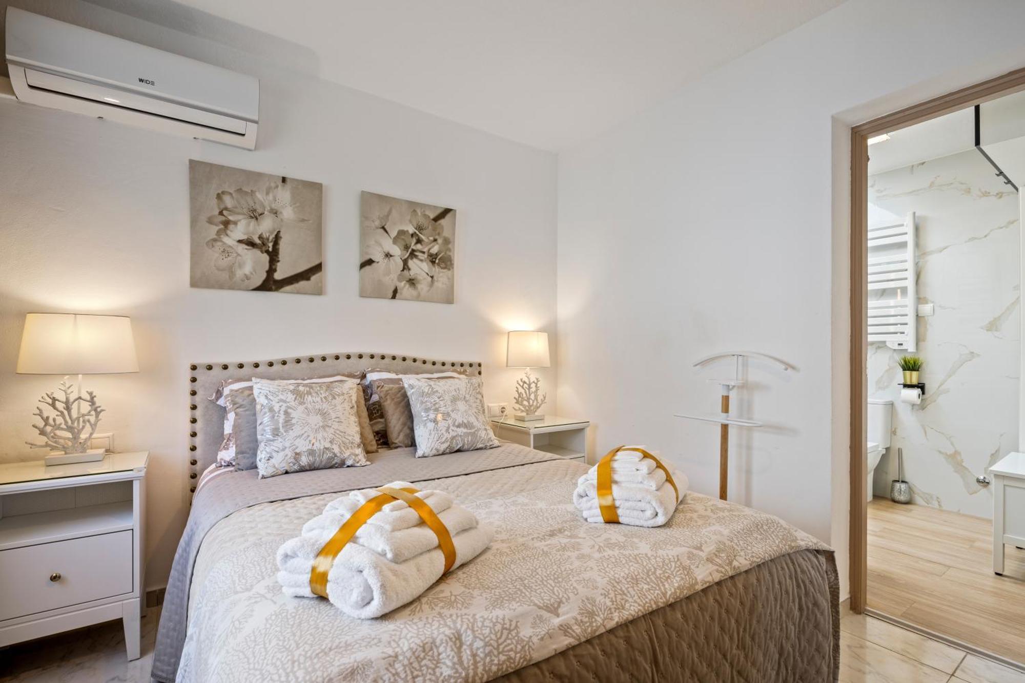 Villa Casacara Marbella Beachside Costabella -Spain Exteriör bild